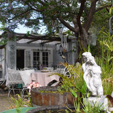 The Laidback Bistro Atmosphere in the cosy garden at Country Classics